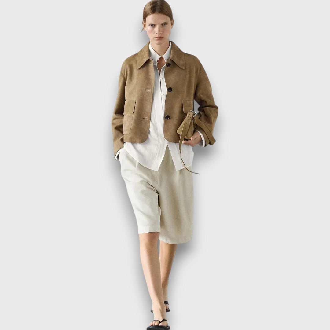 Naomi – Elegante suede jas met klassieke snit