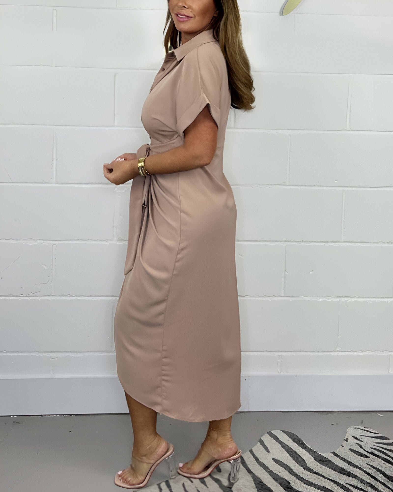 Koelman | Geplooide Jurk met Revers – Elegant, Luchtig & Flatterend