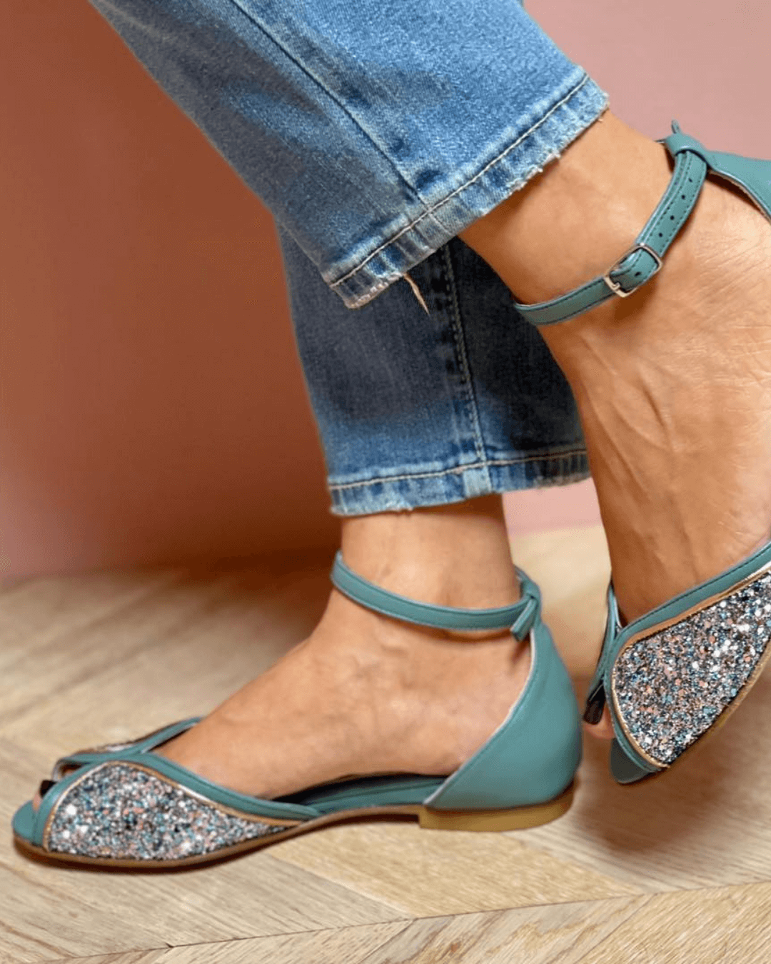 BRIGITTA | Elegante Lage Glitter Sandalen Perfect voor Elke Gelegenheid