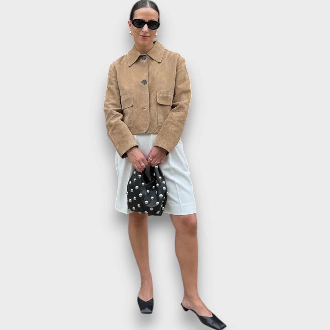 Naomi – Elegante suede jas met klassieke snit