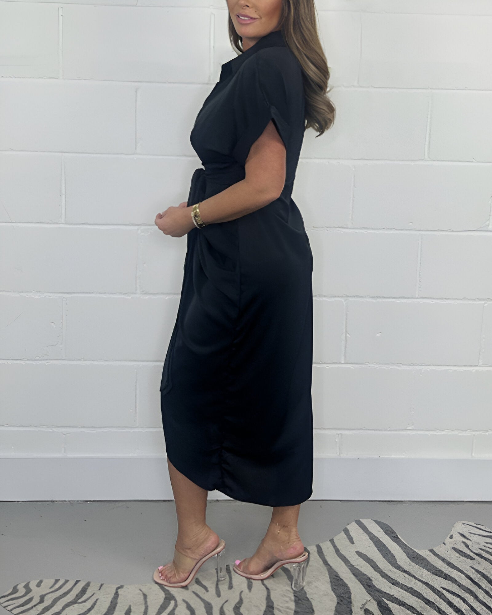 Koelman | Geplooide Jurk met Revers – Elegant, Luchtig & Flatterend