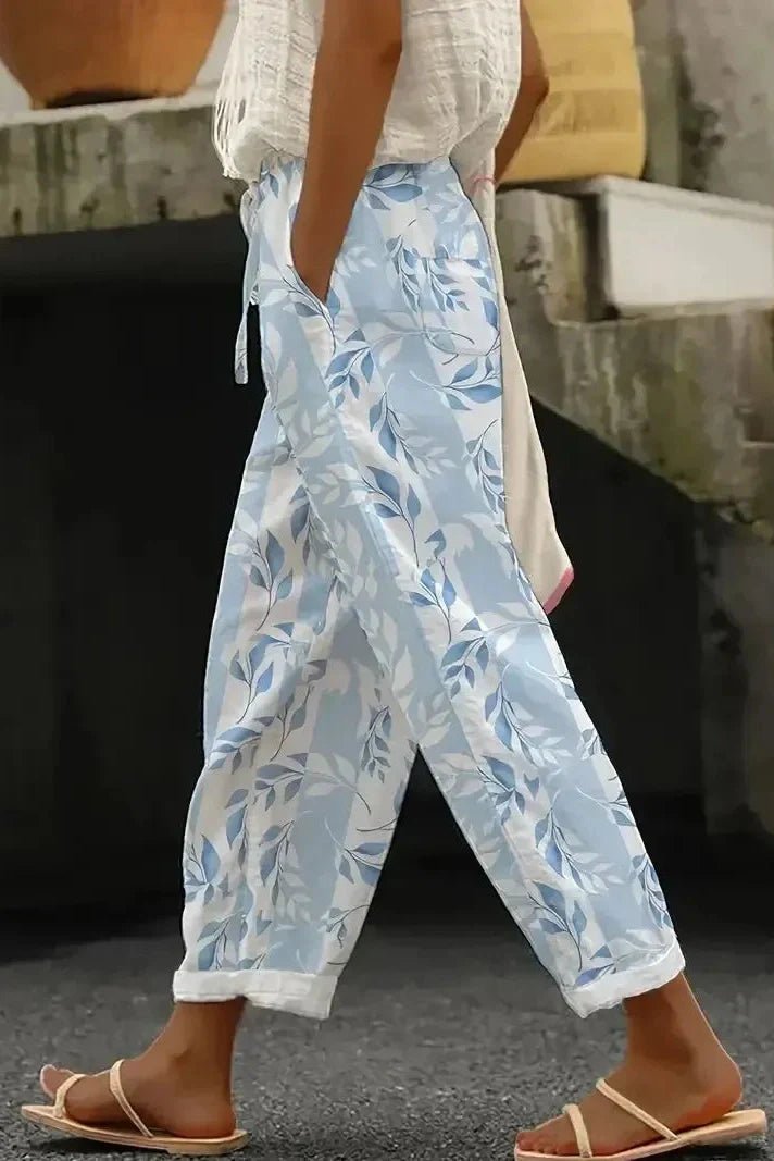 Isla – Blauwe Bladeren Print Broek