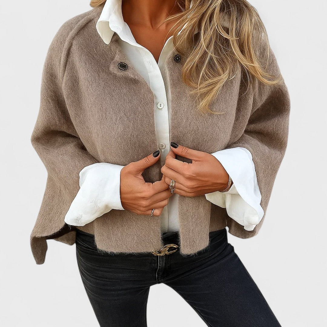 Judith - Korte elegante en warme jas