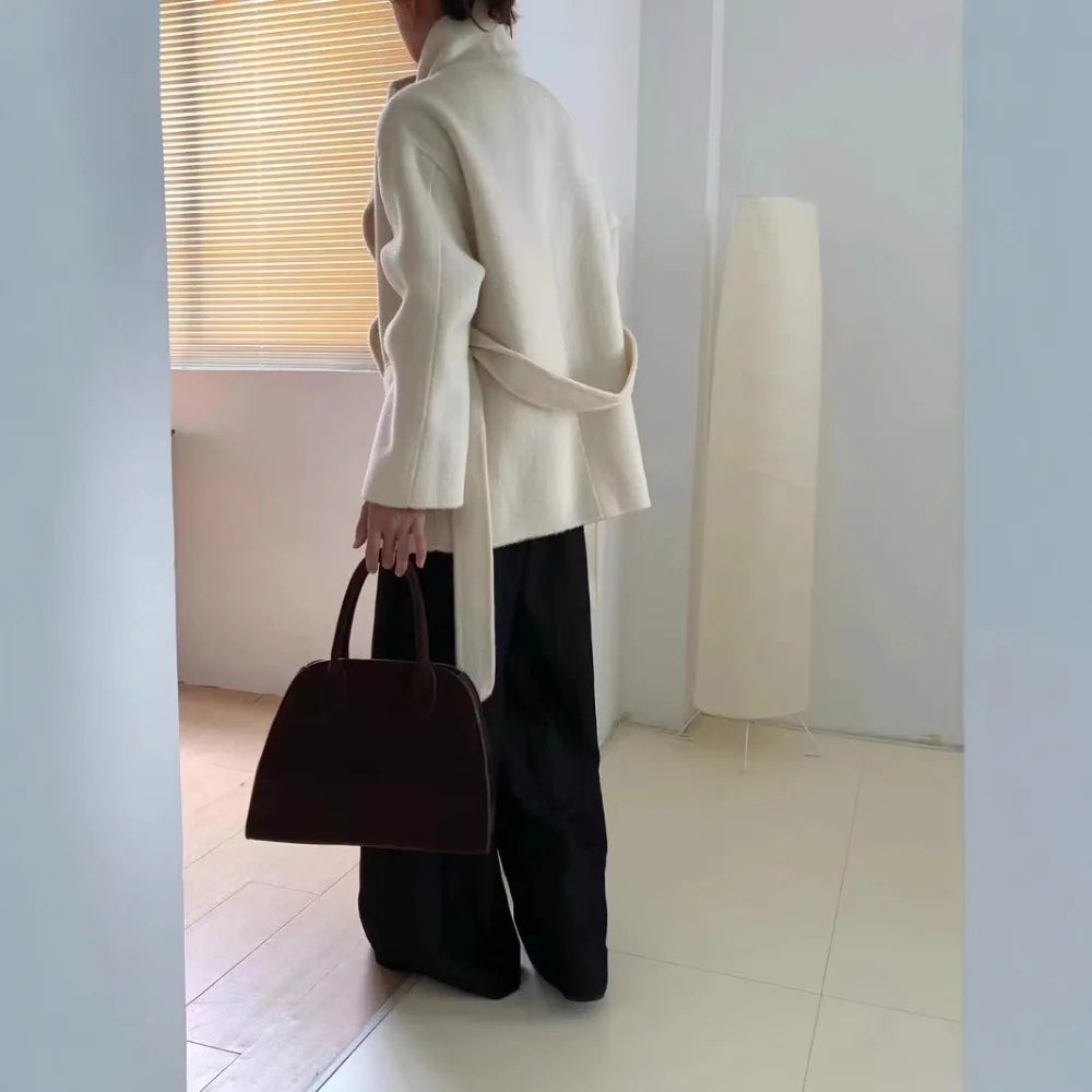 Marisa | Moderne cape van hoogwaardige wol