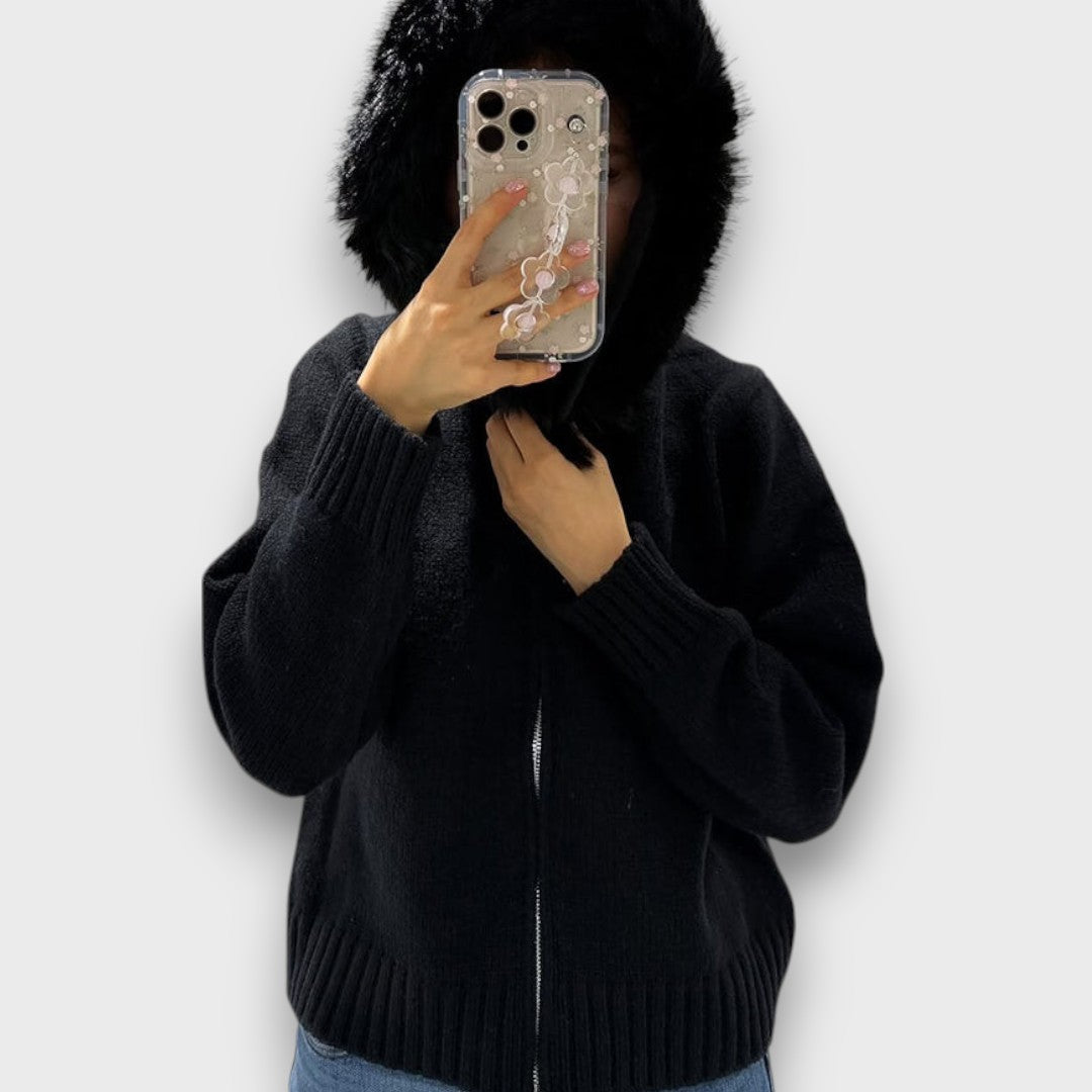 Alisanne – Gebreide jas met rits en kraag van faux fur