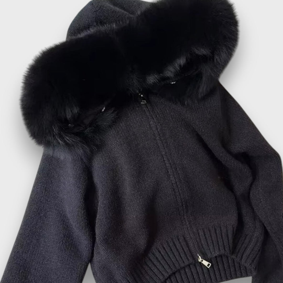 Alisanne – Gebreide jas met rits en kraag van faux fur