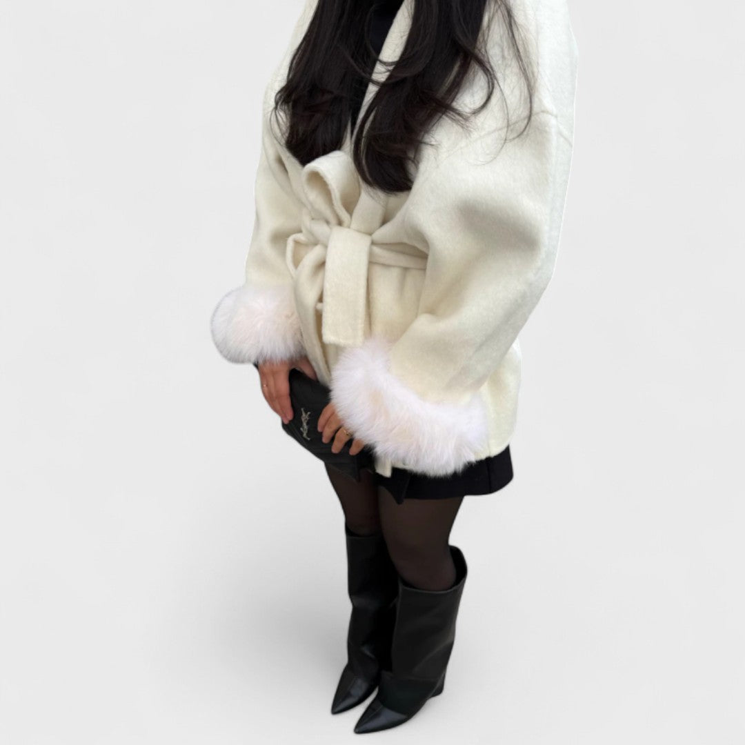 Woolcat – Elegante jas met details van ecologisch bont