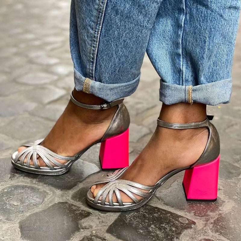 Naelle - Glanzende Sandalen met Dikke Hak en Elegante Gesp