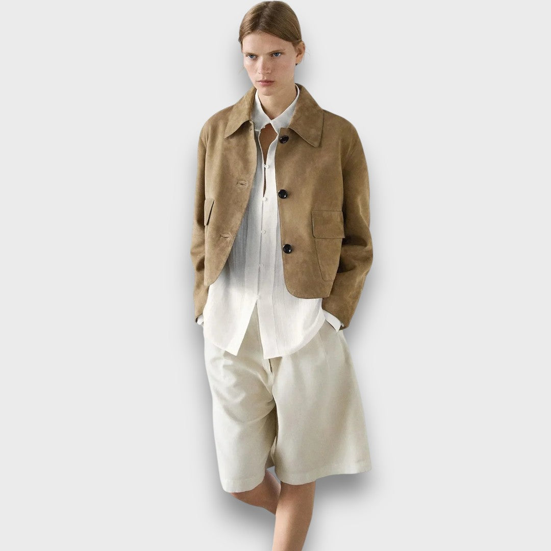 Naomi – Elegante suede jas met klassieke snit