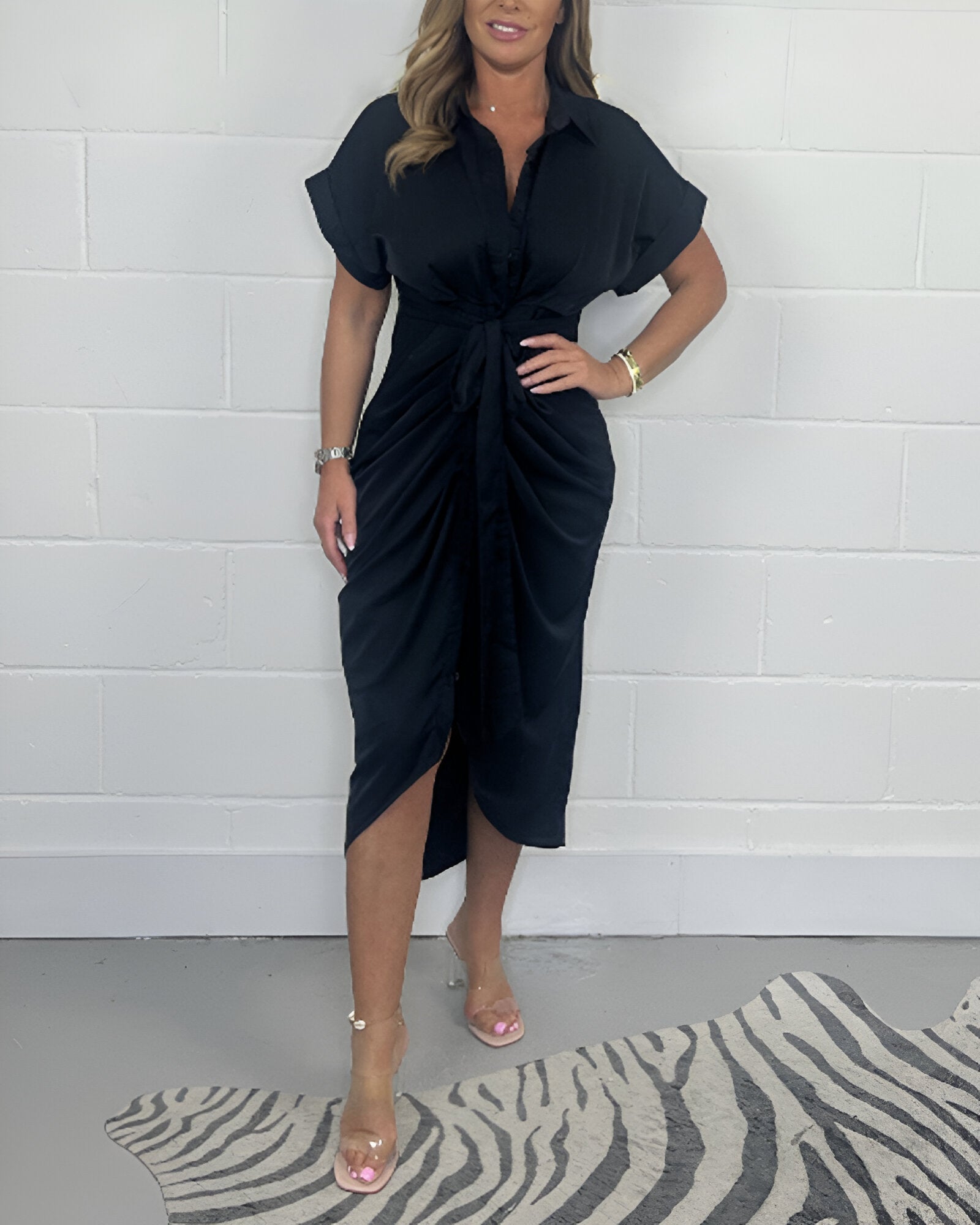Koelman | Geplooide Jurk met Revers – Elegant, Luchtig & Flatterend