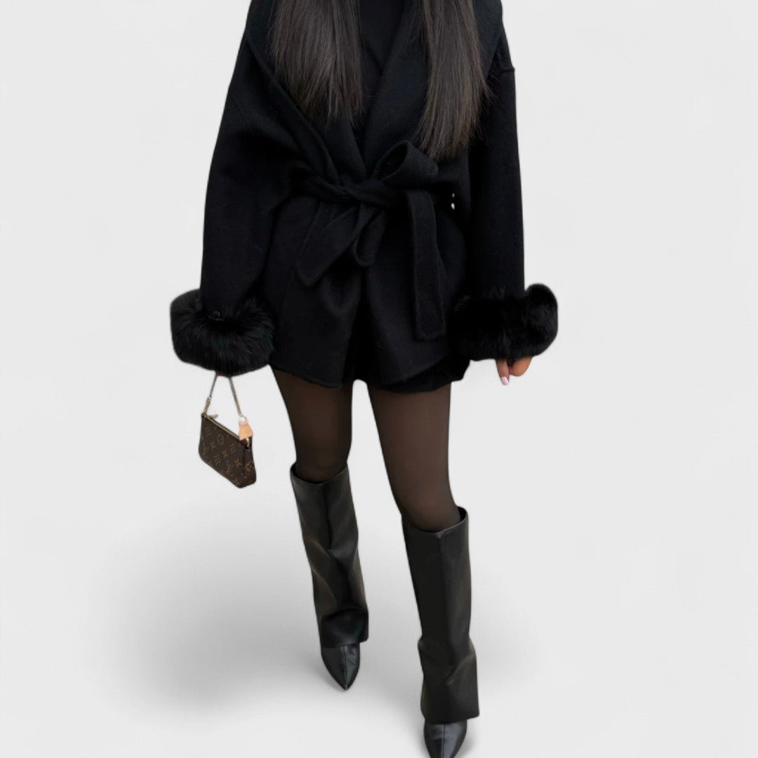 Woolcat – Elegante jas met details van ecologisch bont