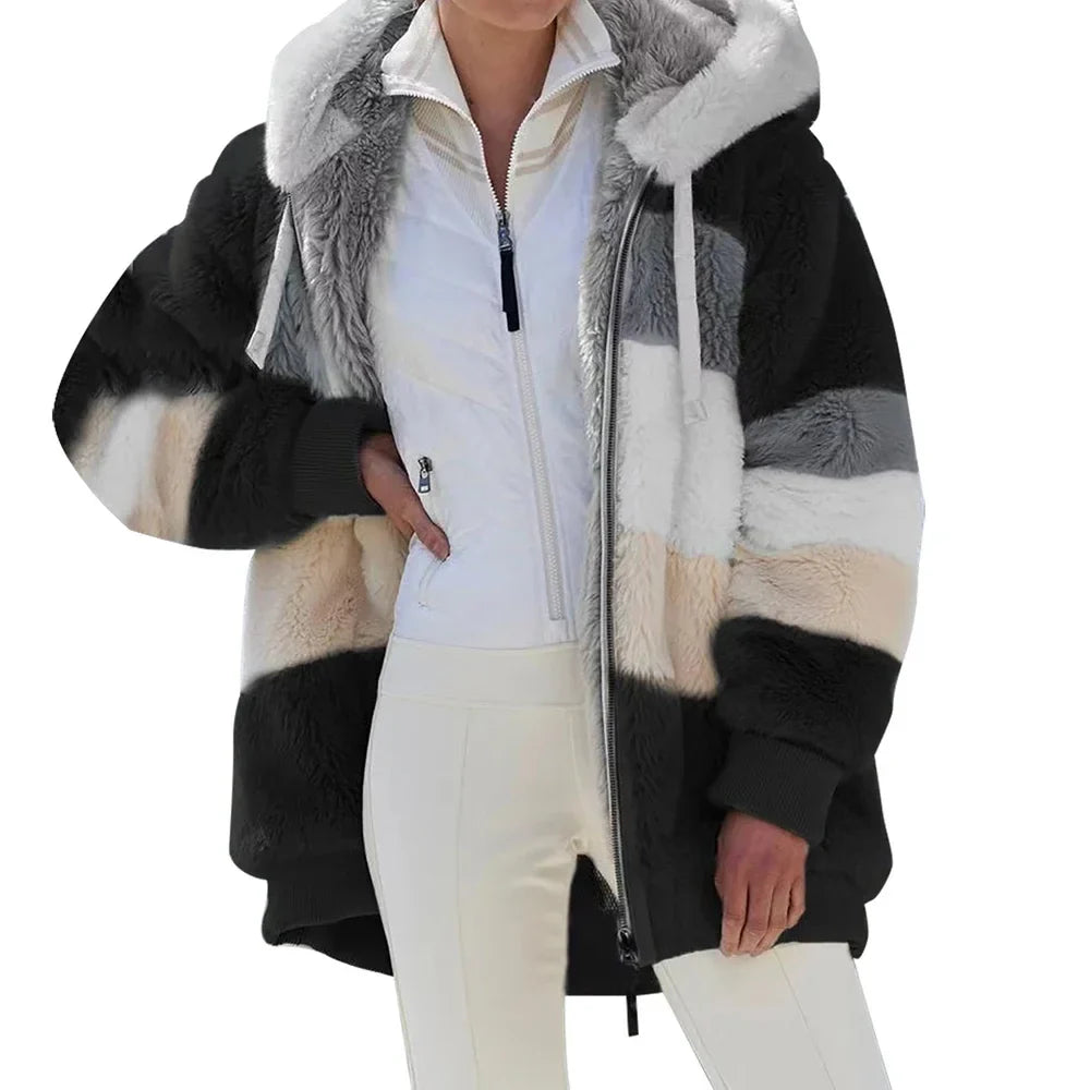 Hazel | Oversized jas met capuchon, zakken en ritssluiting