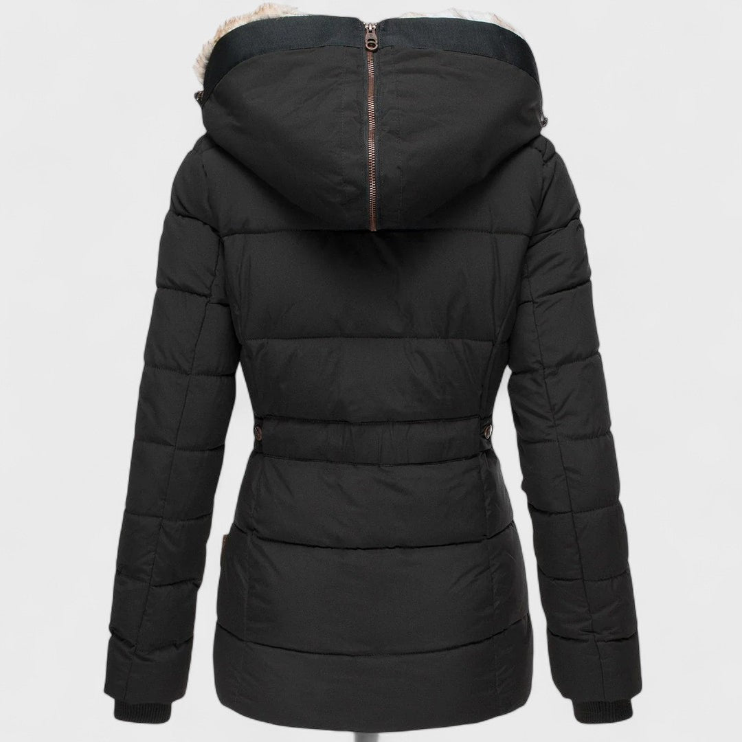 Annamarie - Puffer met capuchon en slank ontwerp